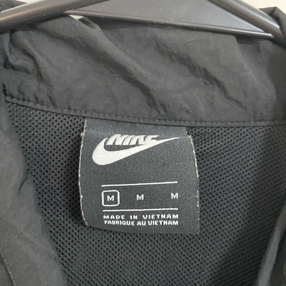 Nike vintage Women's Black and White Utility Jacket like new - Picture 4 of 6